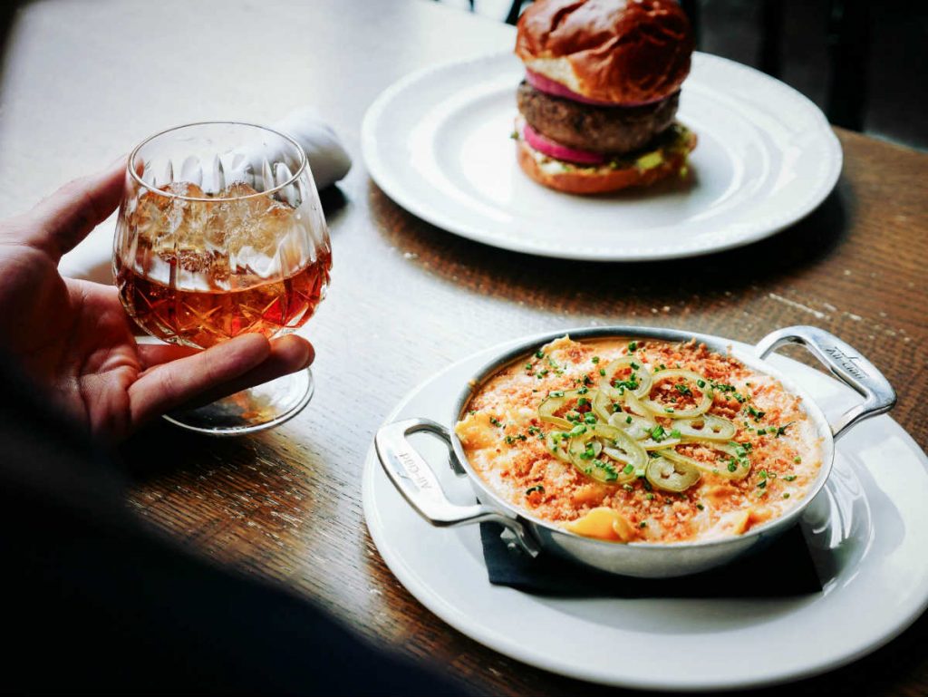 11 Best Restaurants in Downtown Toronto (The Complete Guide)
